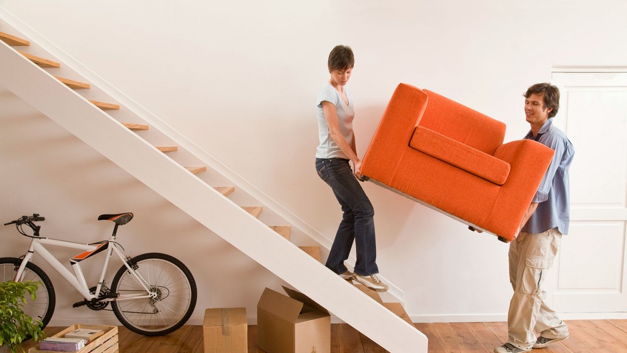 Перестановка мебели в квартире услуги