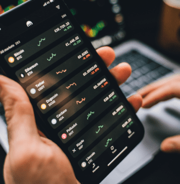 10 Best All-in-One Apps for Crypto, EUR and Payment Cards