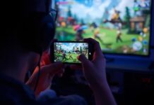 How to Use Your Smartphone as a Secondary Gaming Monitor How to use your smartphone as a secondary gaming monitor. Learn the apps and steps to turn your phone into a handy second screen for gaming.