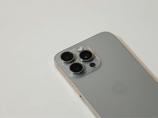 Is Apple Making the iPhone Too Complicated? Is Apple Making the iPhone Too Complicated?