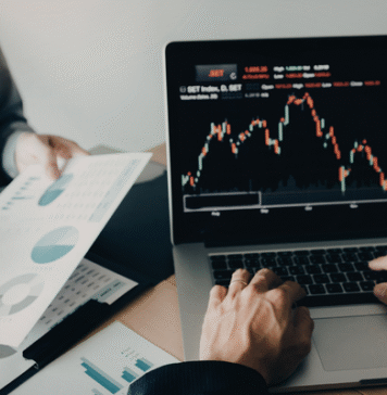 Data-Driven Decision Making in Business Strategy ddm business decisions