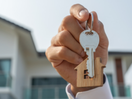 Old House, Big Updates, Small Budget — Why Floresville Sellers Consider Cash Offers